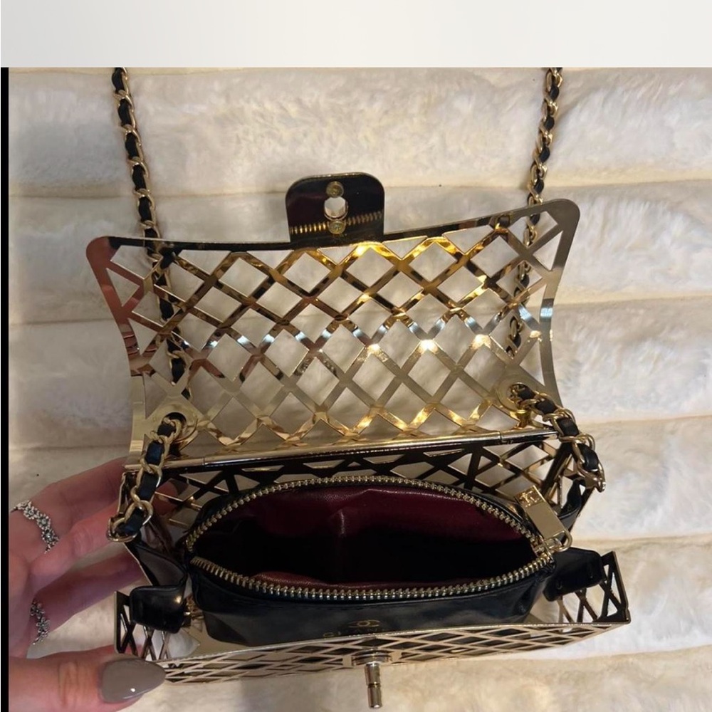 Chic Gold and Black Lattice Crossbody Bag